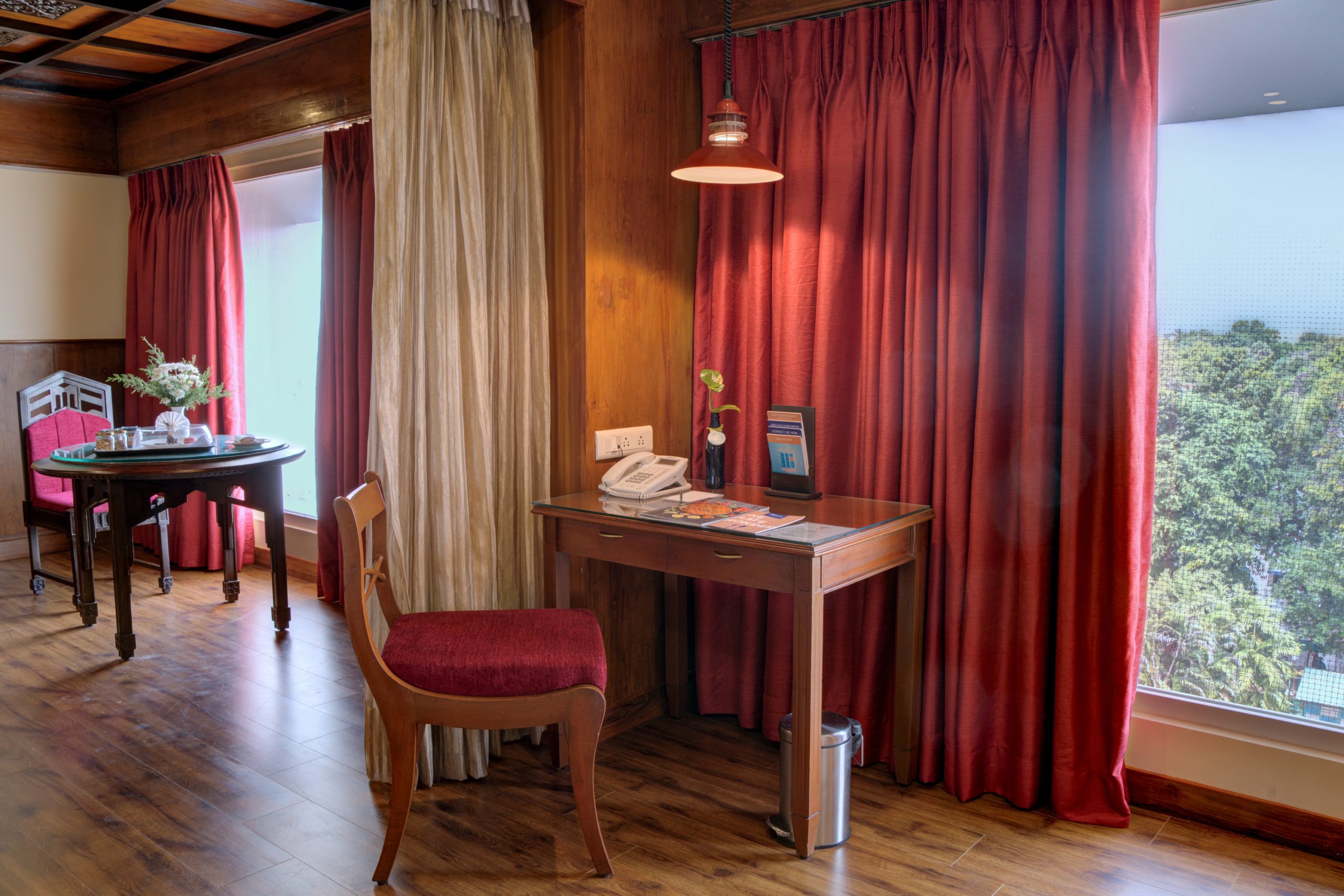 The Presidential Suite Room_Living Area_01
